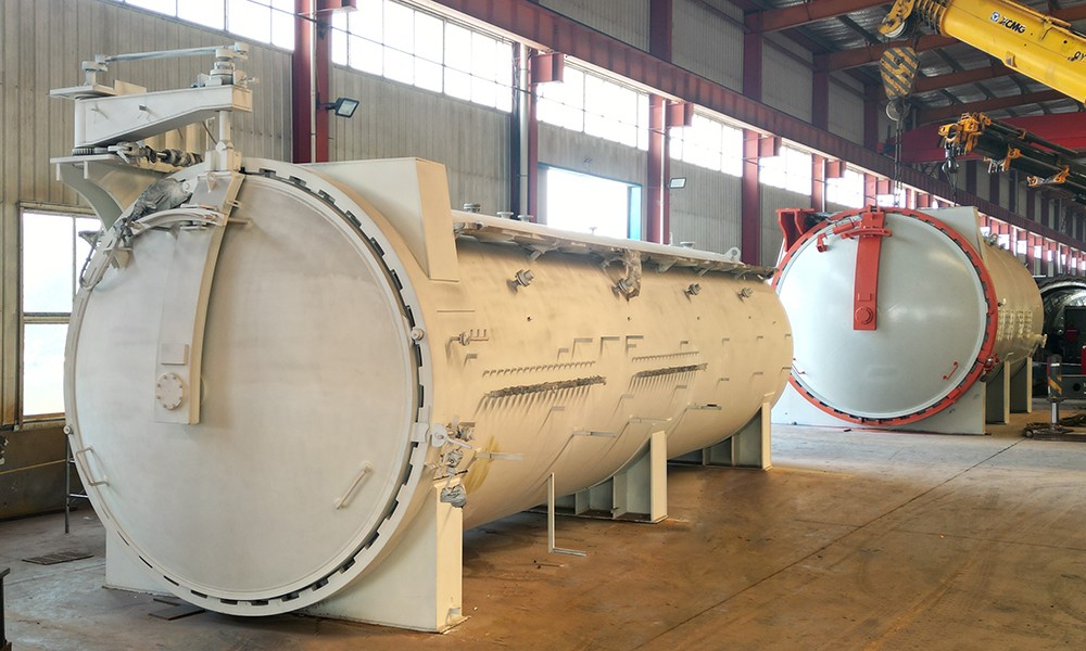 中航工業中國航空制造技術研究院 Φ3500x11000mm 250℃ 1.2Mpa